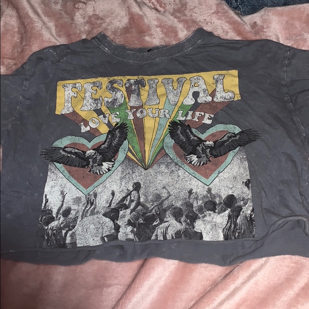 Graphic tee